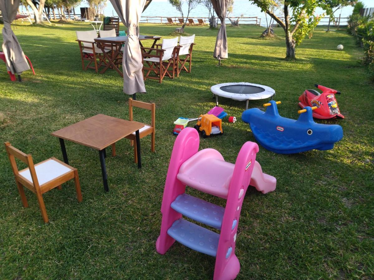 Seaside House Villa เนอา สกีโอนี ภายนอก รูปภาพ